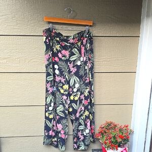 Liz Claiborne Black Floral Wide Leg On Flowy Tropical Print Pants 18